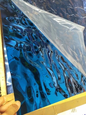 Plaque en relief de miroir de couleur ondulée d'eau pour l'hôtel Villa plafond rideau mur en acier inoxydable