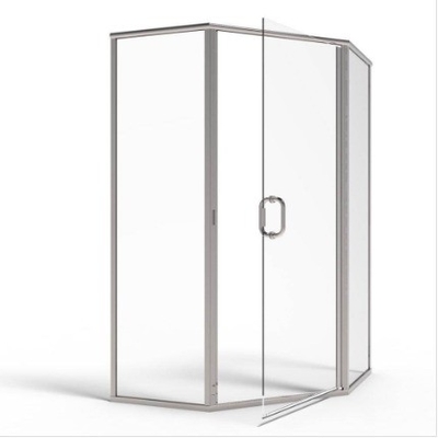 Ajoutez une touche de design moderne à votre salle de bains avec une porte coulissante et une enceinte de douche