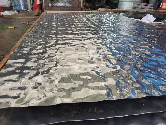 Plaque d'acier inoxydable imprimée à l'eau ondulée non alliée avec un design contemporain