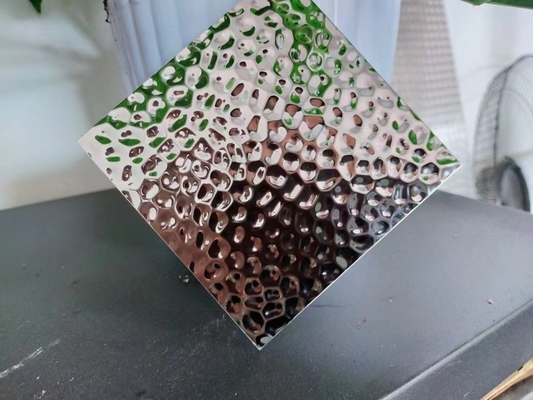 Plaque d'acier inoxydable imprimée à l'eau ondulée non alliée avec un design contemporain
