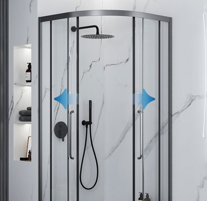 Villa salle de bain salle de douche avec boîtier en verre texturé et finition en acier