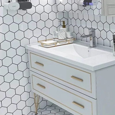 Style de design moderne Carreaux de sol hexagonales en céramique blanche pure avec mosaïque en verre de nid de miel