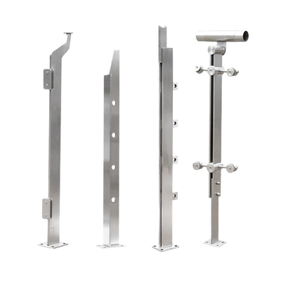 Colonnes de métro en acier inoxydable à finition miroir