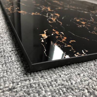 Marbre noir et or chic plancher de salle de bain Carreaux en céramique pour le plancher