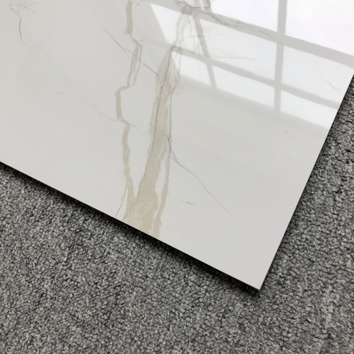600*600mm Porcelaine Or. Blanc Pour un charme intemporel
