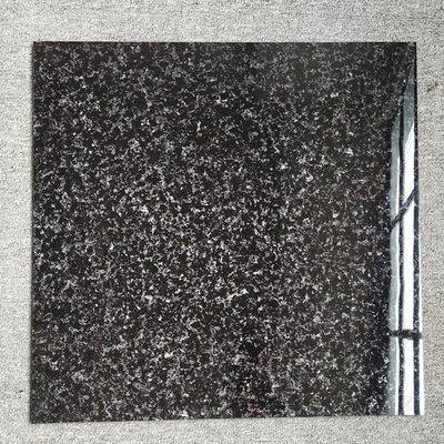 Des carreaux de granit Galaxy noir abordables pour les murs et le sol des salles de bains aux Philippines