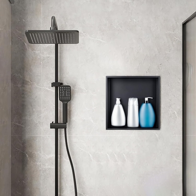 Améliorez le rangement de votre salle de bain avec une étagère de niche en acier inoxydable moderne et une lumière LED
