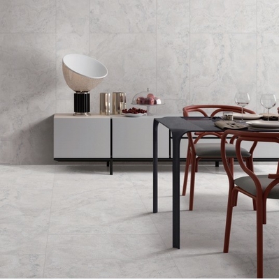 Moderne style carreaux de porcelaine gris clair et blanc travertin regard carreaux de mur extérieur