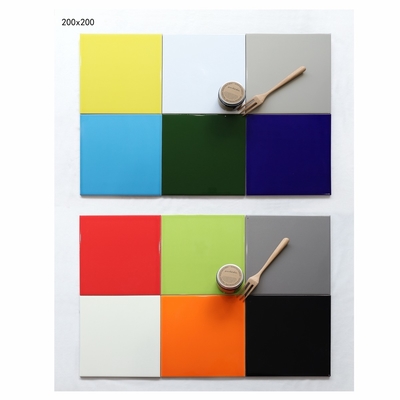 Absorption de l'eau 0,5% GradeAAA Métro Texture brillante Carreaux en verre mosaïque pour le Backsplash